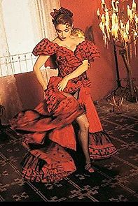 Watch Madonna: La Isla Bonita