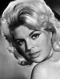 Watch Das Haus auf dem Hügel