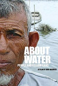 Watch Über Wasser: Menschen und gelbe Kanister
