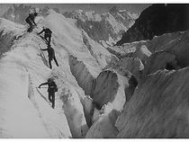Watch Chamonix: la mer de glace. Descente.