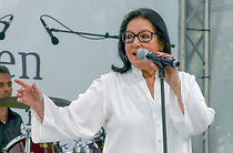 Watch Nana Mouskouri - Momente ihres Lebens