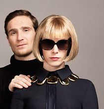 Watch The Huntingtans: Chewing Gum and Love Affairs