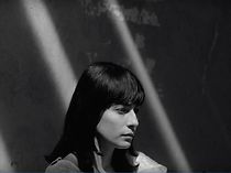 Watch En la penumbra alguien espera un día luminoso (Short 2019)