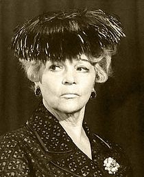 Watch Strannaya missis Sevidzh