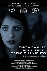Watch Chica Camina Sola En El Estacionamiento (Short 2017)