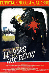 Watch Le mors aux dents