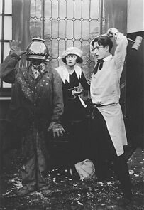 Watch Look Pleasant, Please (Short 1918)