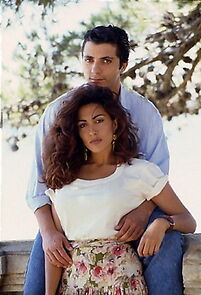 Watch Naufraghi sotto costa