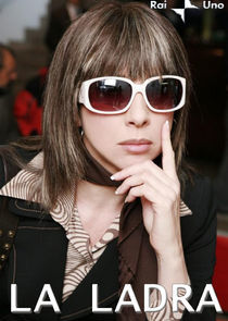 Watch La ladra