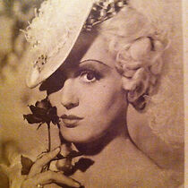 Watch The Student's Romance