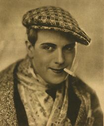 Watch Apaches of Paris