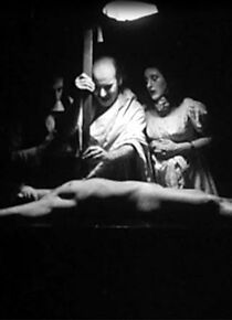 Watch La familia unida esperando la llegada de Hallewyn