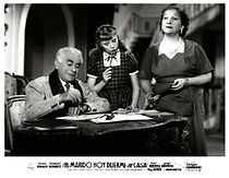 Watch Mi marido hoy duerme en casa