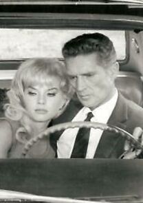 Watch L'étrange auto-stoppeuse