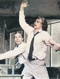 Watch Le gros oiseau