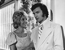 Watch Contigo y aquí