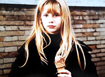 Watch Bambina in metro B (Short 1998)