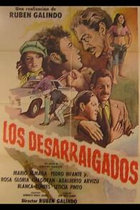 Watch Los desarraigados