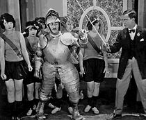 Watch Scarem Much (Short 1924)