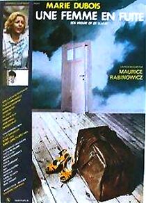 Watch Une femme en fuite
