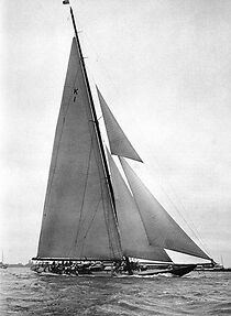 Watch 'Columbia' Winning the Cup (Short 1901)