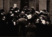 Watch The Bank Run (Short 1913)