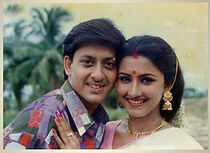 Watch Mo Kola To Jhulana