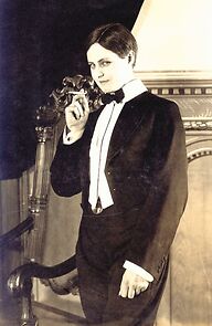 Watch Millionærdrengen (Short 1914)