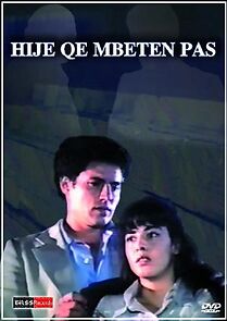 Watch Hije që mbeten pas