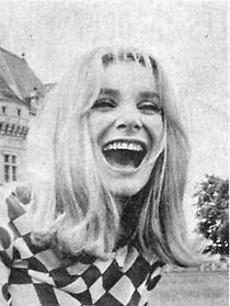 Watch Les affaires sont les affaires