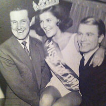 Watch Glamour All the Way