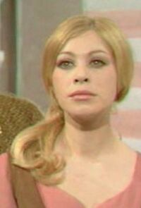 Watch Le profanateur