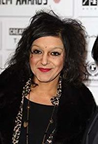 Watch Bitches & Beauty Queens: The Making of Miss India