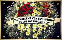 Watch El problema con los muertos es que son impuntuales