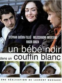 Watch Un bébé noir dans un couffin blanc