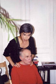 Watch Elle critique tout