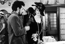 Watch Kam slunce nechodí