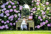 Watch Finding Her Light (Short 2014)