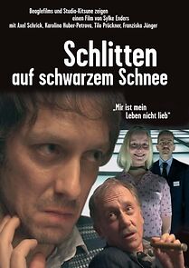 Watch Schlitten auf schwarzem Schnee