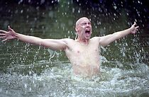 Watch Belly Button (Short 2004)