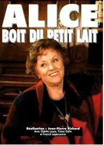 Watch Alice boit du petit lait