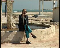 Watch Tanhaee-ye avval (Short 2002)