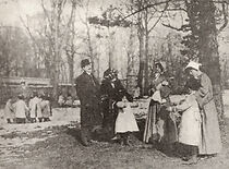 Watch A Lonely Little Girl (Short 1911)