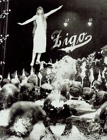 Watch The Hypnotic Violinist