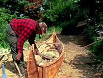 Watch César et son canot d'écorce