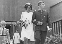 Watch Nainen ja yhteiskunta (Short 1968)